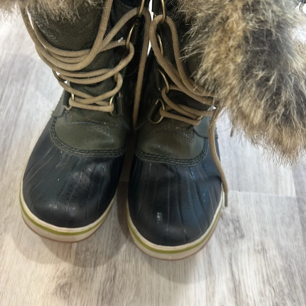 Sorel Green tofino Winter Rain Boots Waterproof Insulated size 6 like new